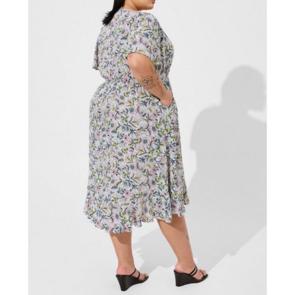 🆕 Floral Midi Swiss Dot Flutter Sleeve Wrap Dress 2 2X 18 20 NWT Torrid New! - Picture 2 of 5